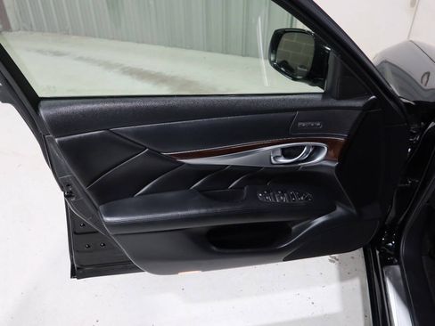 Used 2015 INFINITI Q70 3.7 w/ Sport Package RWD image 32