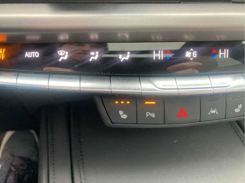 Used 2024 Cadillac XT4 Luxury w/ Cold Weather Package image 28