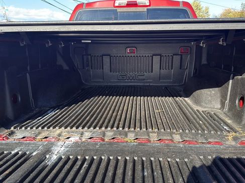 Used 2016 GMC Canyon SLE w/ SLE Convenience Package image 8