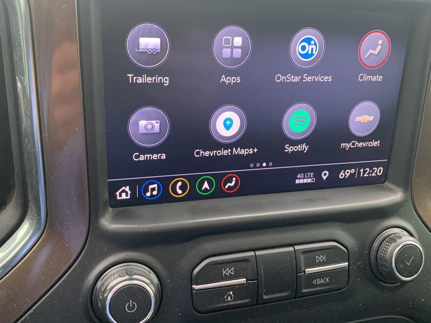 Used 2019 Chevrolet Silverado 1500 High Country w/ Technology Package AWD/4WD image 15