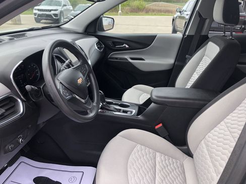 Used 2019 Chevrolet Equinox LS w/ LS Convenience Package FWD image 16