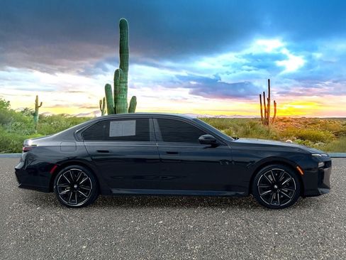 Used 2023 BMW 740i w/ Parking Assistance Package RWD image 6