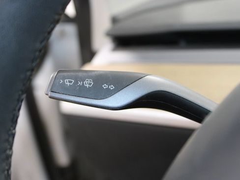 Used 2023 Tesla Model 3 Standard Range RWD image 23
