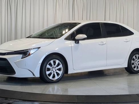 Used 2023 Toyota Corolla LE FWD image 5