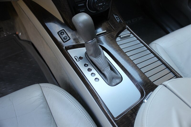 Used 2011 Acura MDX w/ Technology Package AWD/4WD image 12