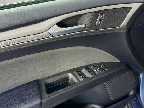 Used 2019 Ford Fusion SE image 19