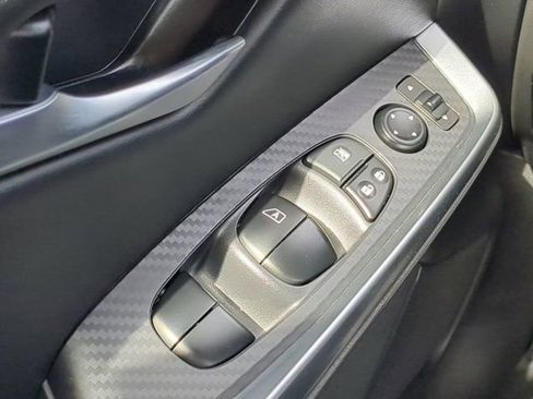 Used 2024 Nissan Sentra SR FWD image 21