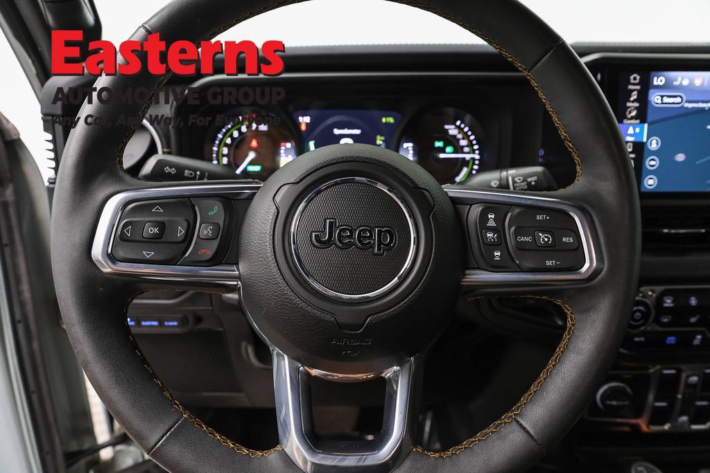 Used 2024 Jeep Wrangler Unlimited Sahara w/ Technology Group AWD/4WD image 10