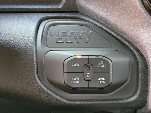 New 2026 RAM 2500 Laramie AWD/4WD image 28