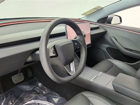 Used 2025 Tesla Model 3 Long Range image 17