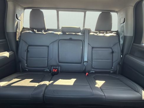 Used 2021 GMC Sierra 2500 Denali w/ Denali Ultimate Package AWD/4WD image 25