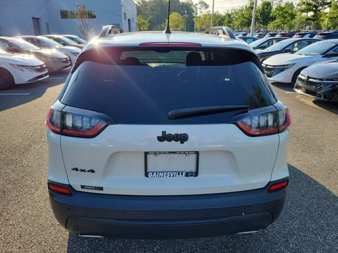 Used 2019 Jeep Cherokee Latitude Plus AWD/4WD image 8