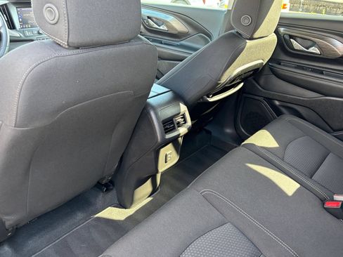 Used 2024 GMC Terrain SLE FWD image 22