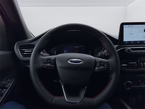 Used 2025 Ford Escape ST-Line w/ Cold Weather Package image 10