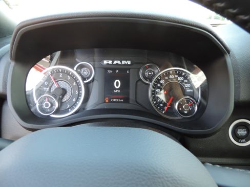 Used 2024 RAM 2500 Big Horn w/ Bed Utility Group image 9