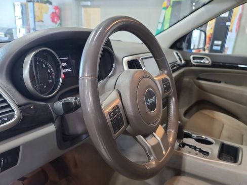 Used 2012 Jeep Grand Cherokee Laredo image 6