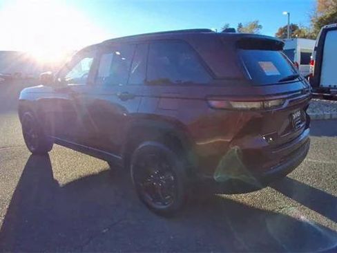 Certified 2024 Jeep Grand Cherokee Altitude image 6