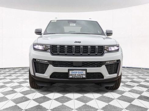 New 2026 Jeep Grand Cherokee Limited image 11