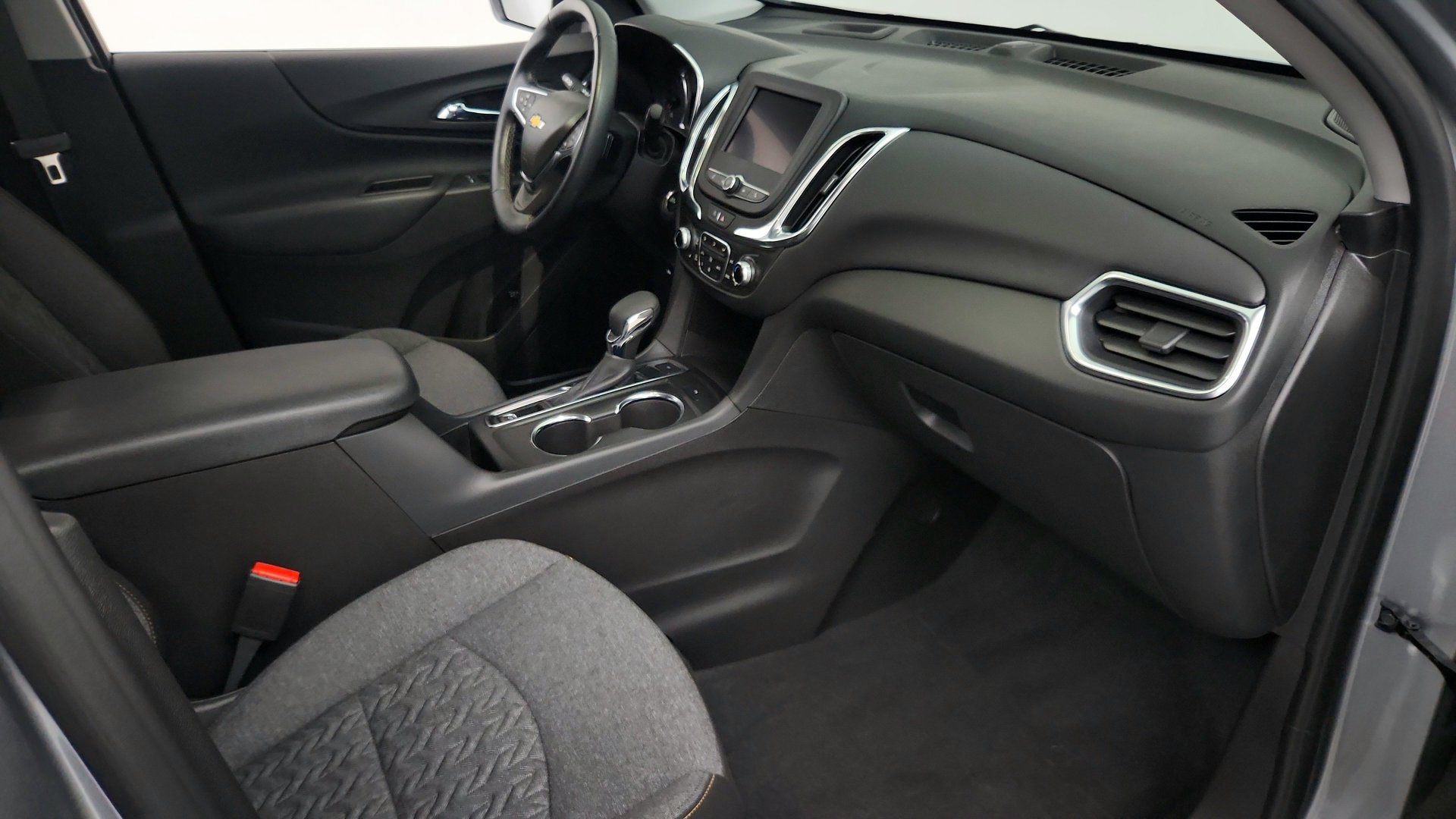 Used 2024 Chevrolet Equinox LT w/ LPO, Floor Liner Package AWD/4WD image 28