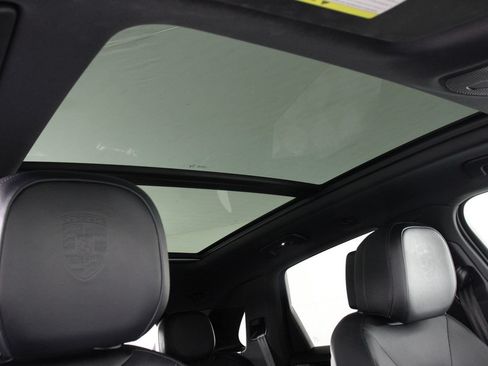 Certified 2024 Porsche Cayenne AWD/4WD image 25
