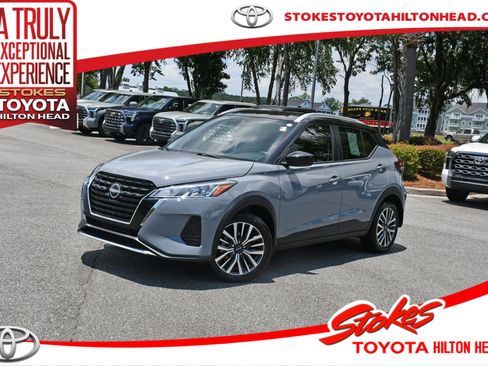 Used 2024 Nissan Kicks SV FWD image 1