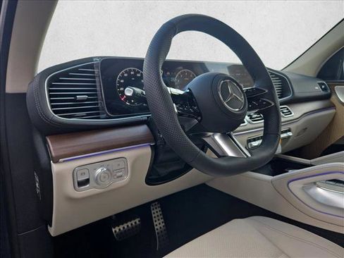 New 2026 Mercedes-Benz GLS 450 4MATIC image 3