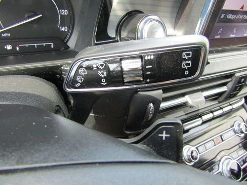 Used 2022 Lincoln Corsair AWD w/ Equipment Group 101A image 37
