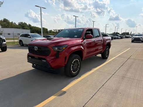 Used 2024 Toyota Tacoma TRD Sport w/ TRD Sport Upgrade Package AWD/4WD image 3