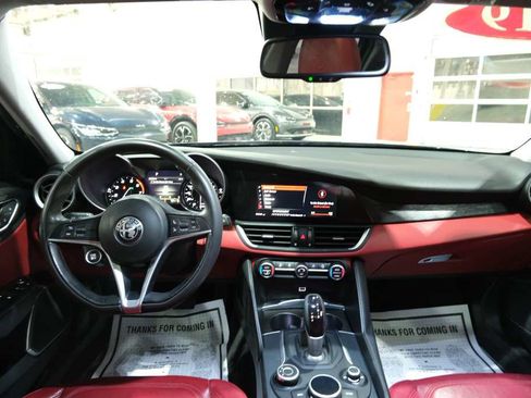Used 2019 Alfa Romeo Giulia w/ Nero Edizione image 25