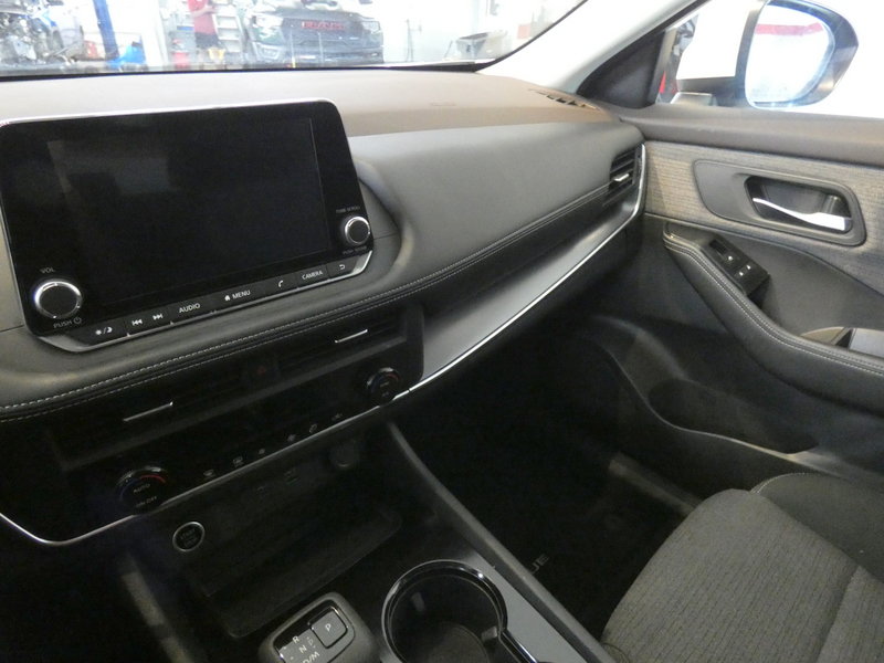Used 2023 Nissan Rogue SV AWD/4WD image 10