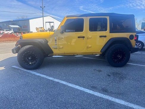 Used 2018 Jeep Wrangler Unlimited Sport image 3