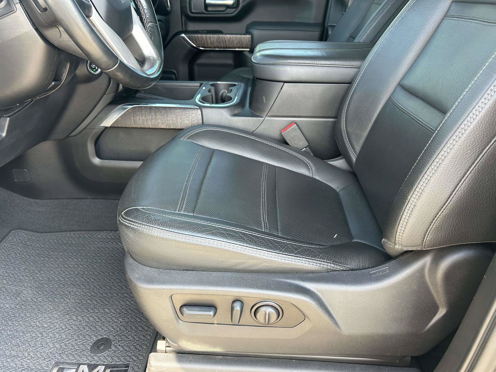Used 2023 GMC Sierra 2500 Denali w/ Denali Ultimate Package AWD/4WD image 18