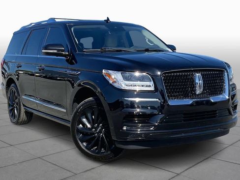 Used 2021 Lincoln Navigator Reserve image 3