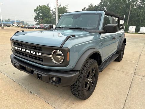 Used 2022 Ford Bronco Black Diamond AWD/4WD image 2