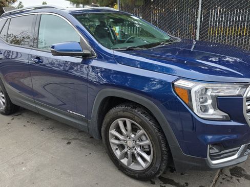 Used 2022 GMC Terrain SLT w/ Tech Package AWD/4WD image 2