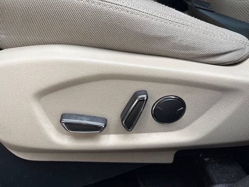 Used 2018 Ford Explorer XLT AWD/4WD image 15