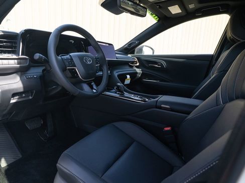 New 2025 Toyota Crown Signia w/ Advanced Technology Package image 13