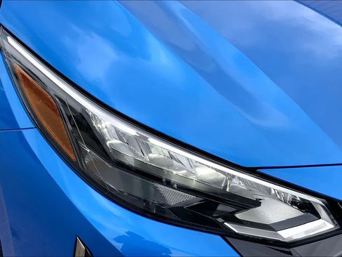 Used 2025 Nissan Sentra SR w/ SR Premium Package FWD image 27