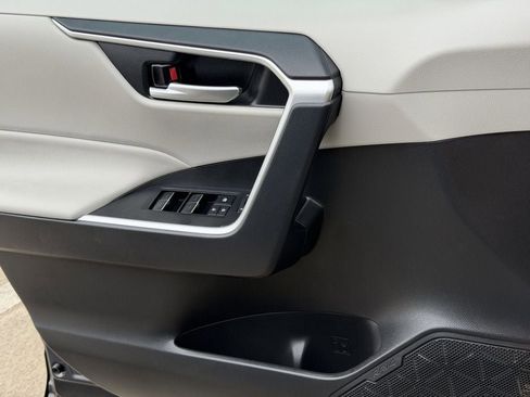 Used 2025 Toyota RAV4 XLE Premium FWD image 26