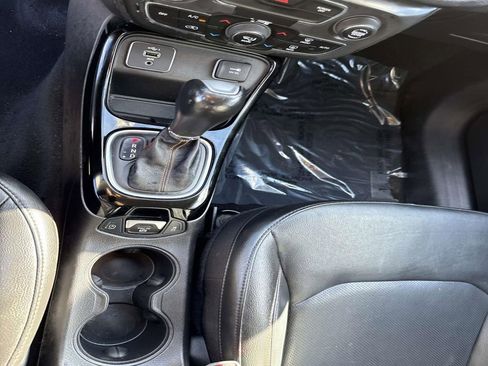 Used 2020 Jeep Compass Limited image 28