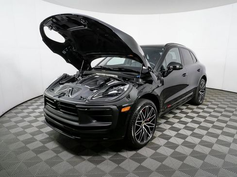 New 2026 Porsche Macan GTS image 35