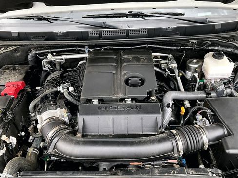 Used 2025 Nissan Frontier SV RWD image 29