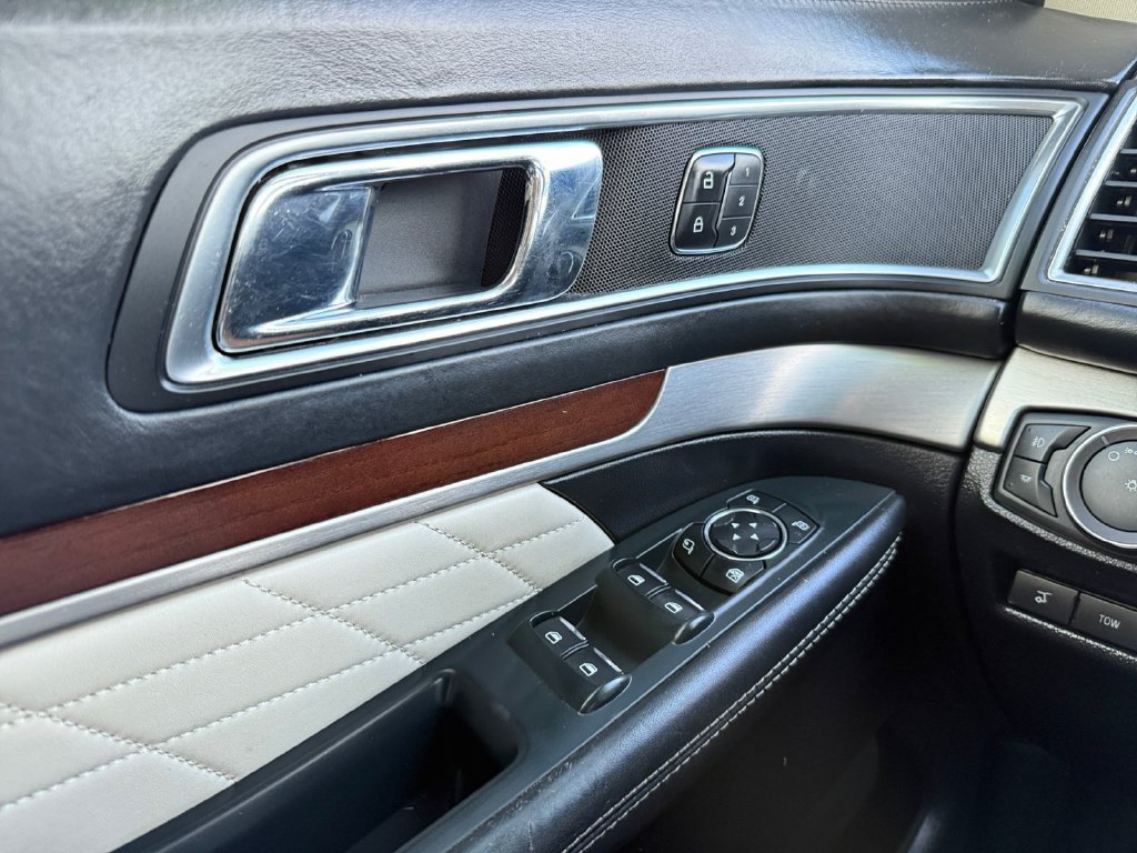 Used 2019 Ford Explorer Platinum AWD/4WD image 27