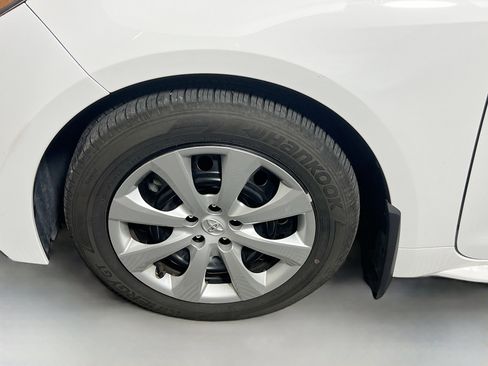 Used 2026 Toyota Corolla LE FWD image 13