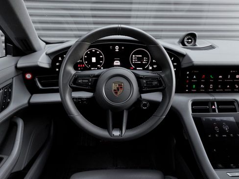 Certified 2025 Porsche Taycan image 18