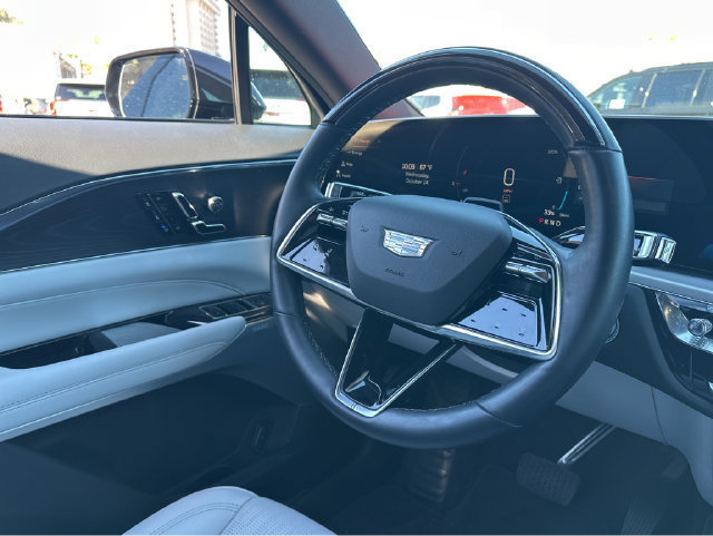 Certified 2024 Cadillac Lyriq Luxury AWD/4WD image 7