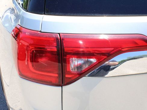 Used 2018 GMC Acadia SLT w/ LPO, Floor Liner Package FWD image 10