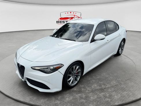 Used 2023 Alfa Romeo Giulia Sprint RWD image 1