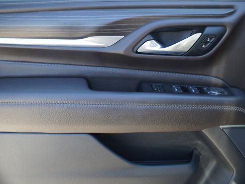 Used 2021 GMC Yukon Denali w/ Denali Premium Package image 31