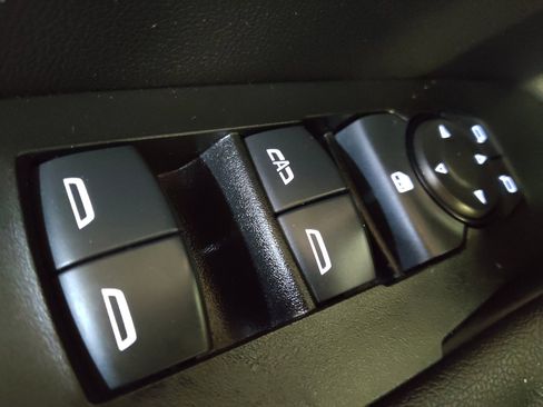 Used 2020 Chevrolet Blazer LT image 27